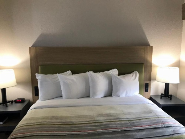 Country Inn & Suites by Radisson, Monterey Beachfront-Marina, CA image 11